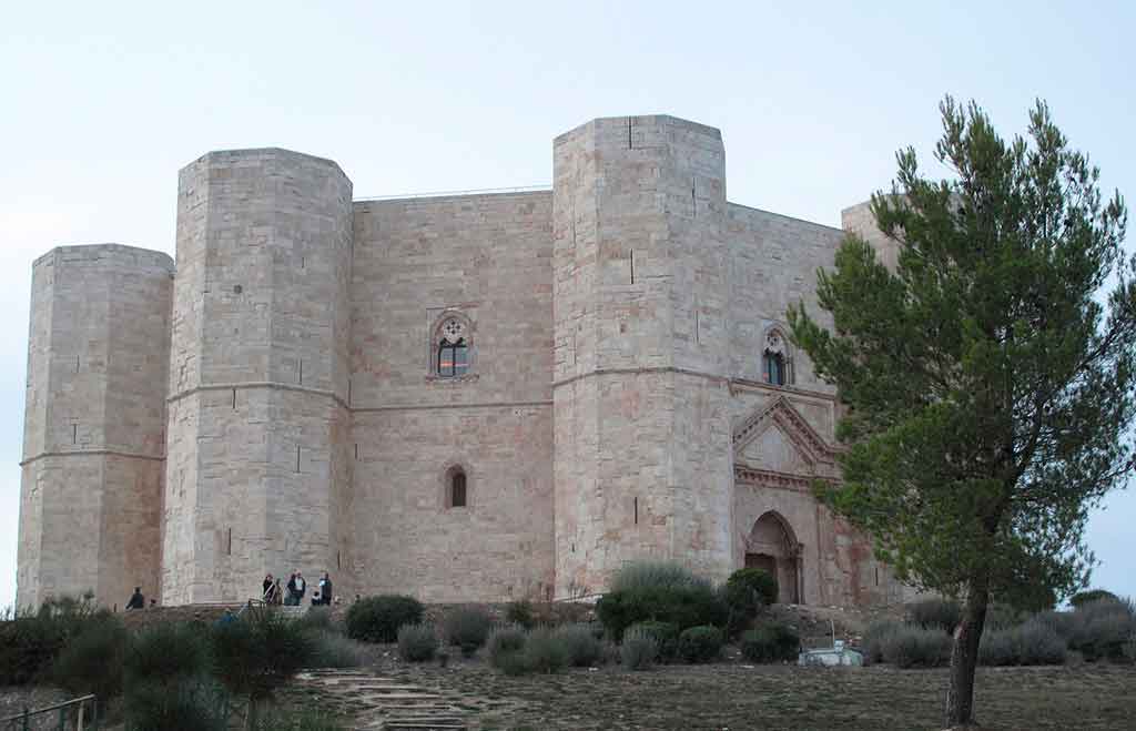 Castelos Italianos: castel del Monte