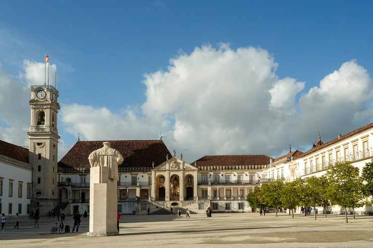 Universidade de Coimbra: como entrar, história, cursos e curiosidades!