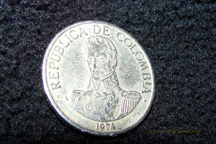 Qual é a história da moeda colombiana?