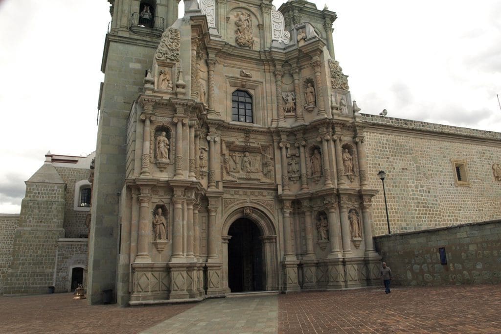 Basílica Nuestra Señora de La Soledad